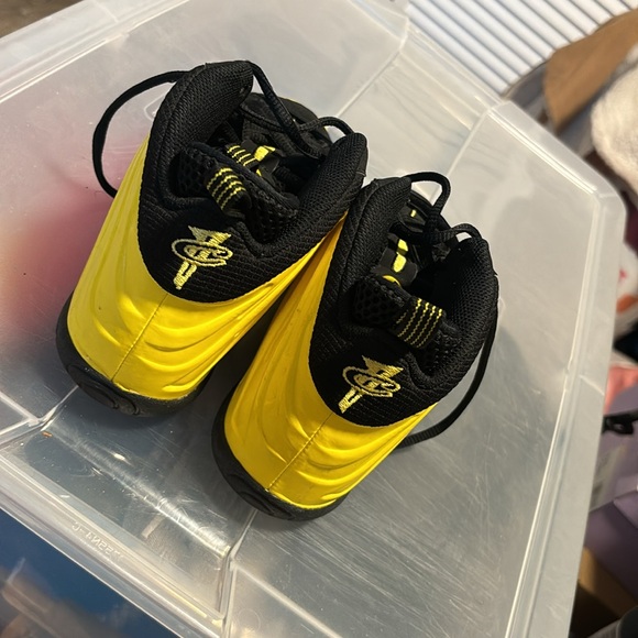 No scratches just need wipe down - Picture 3 of 5